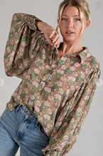 Load image into Gallery viewer, Flirty Floral Ballon Sleeve Blouse
