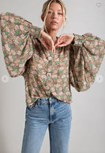 Load image into Gallery viewer, Flirty Floral Ballon Sleeve Blouse
