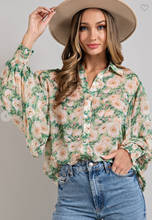 Load image into Gallery viewer, Green Lilac Ballon Sleeve Blouse
