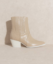 Load image into Gallery viewer, Paneled Western Bootie
