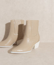 Load image into Gallery viewer, Paneled Western Bootie
