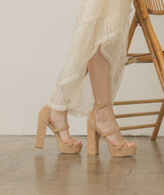 Load image into Gallery viewer, Raelynn - Suede Platform Heels
