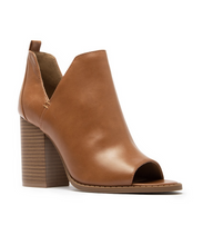 Load image into Gallery viewer, Camel Leather Booties
