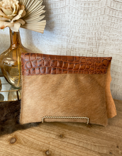 Load image into Gallery viewer, Beige Hide with Sierra Hide Clutch/Crossbody
