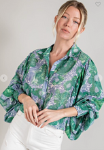 Load image into Gallery viewer, Green Floral Puff Sleeve Blouse
