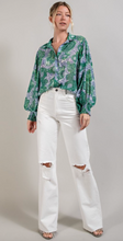 Load image into Gallery viewer, Green Floral Puff Sleeve Blouse
