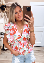 Load image into Gallery viewer, Flutter Sleeve Floral Blouse
